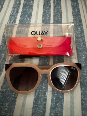 NWOT, Quay pink matte sunglasses .